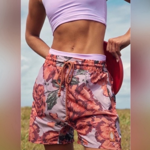 NEW Free People Movement ~ The Switchback Floral Shorts ~ size small - Picture 2 of 13